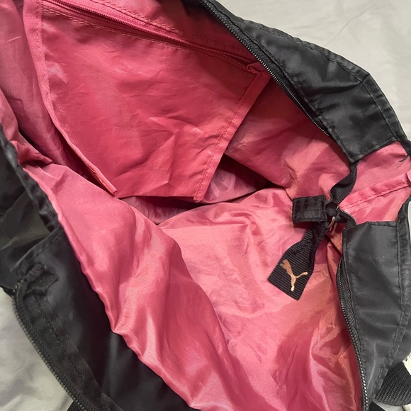 PUMA Gym Tote Bag Nylon Workout Black & Pink - Picture 4 of 6